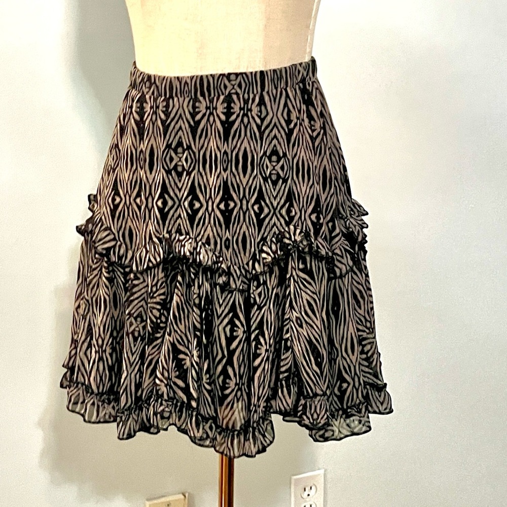 OLIVACEOUS,Black & Taupe Tiered Ruffle Mini Skirt Twirl Skirt, EUC, Size Medium - Picture 4 of 9